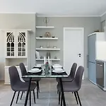 Kefalomantouko Garden House